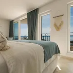 Villa Smaragd - Perle - Luxury Apartments With Shared Pool