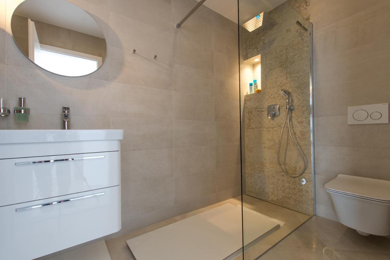 Smaragd - Perle - Luxury With Shared Pool Lägenhet *
