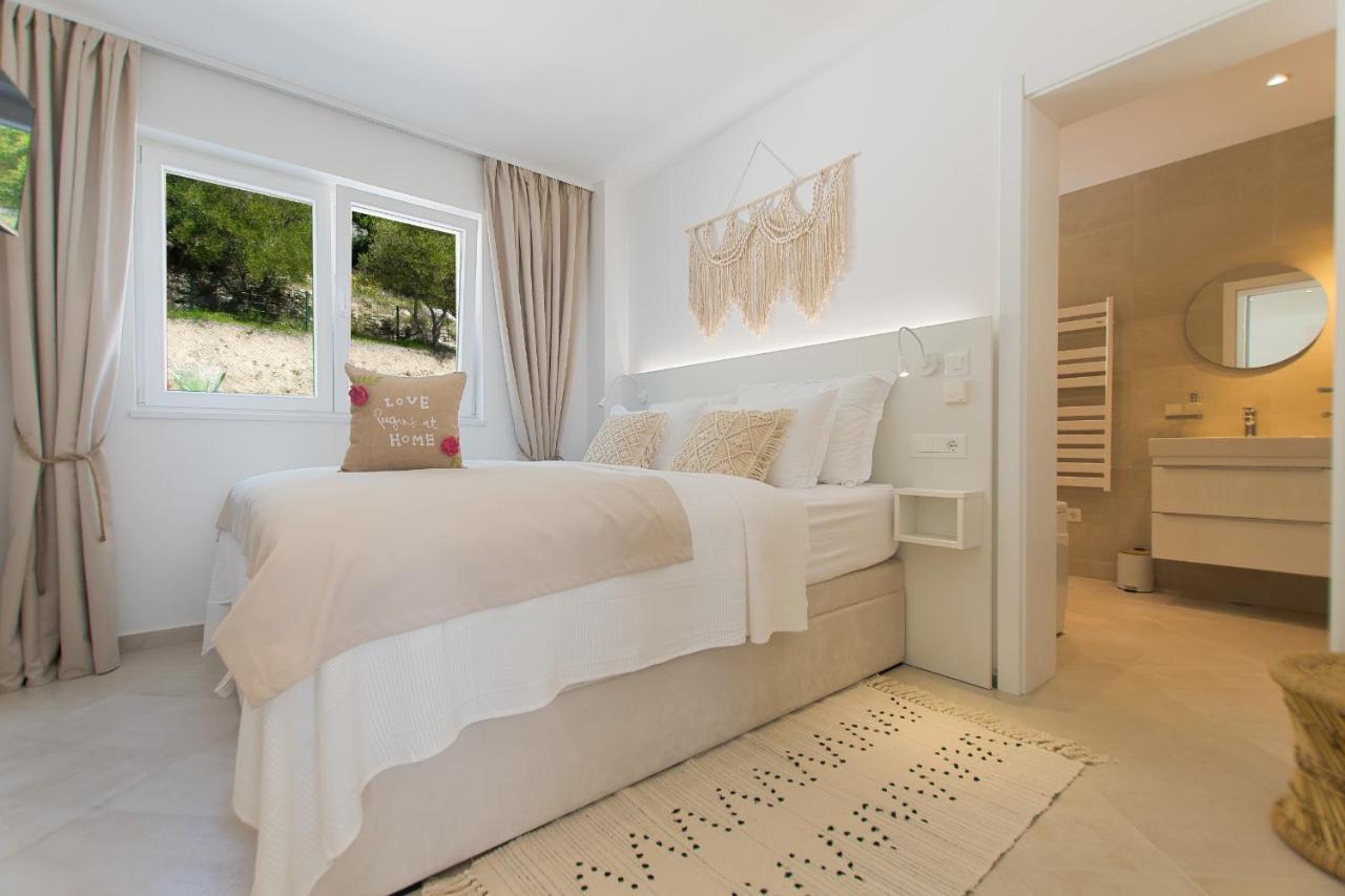 Smaragd - Perle - Luxury With Shared Pool Lägenhet *