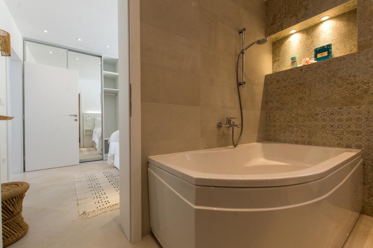 Smaragd - Perle - Luxury With Shared Pool Lägenhet Makarska
