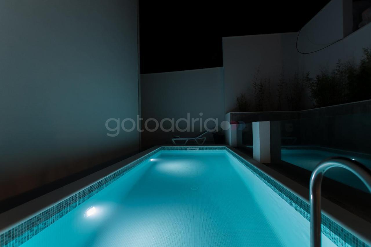 Lägenhet Smaragd - Perle - Luxury With Shared Pool Makarska